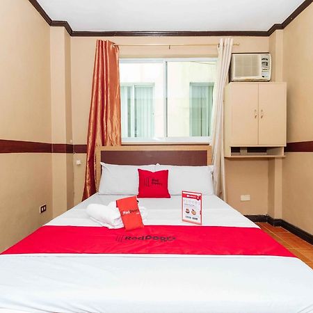 Reddoorz @ Up Village Quezon City Kültér fotó