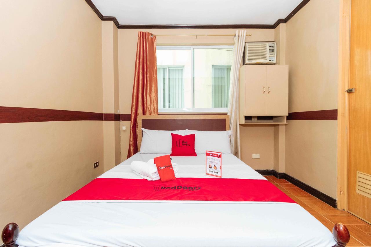 Reddoorz @ Up Village Quezon City Kültér fotó