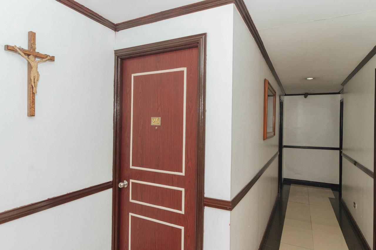 Reddoorz @ Up Village Quezon City Kültér fotó